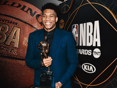 2019 NBA アワードショー: 2019 年 NBA 主要賞の完全リスト (MVP、DPOY、ROY、COY など)